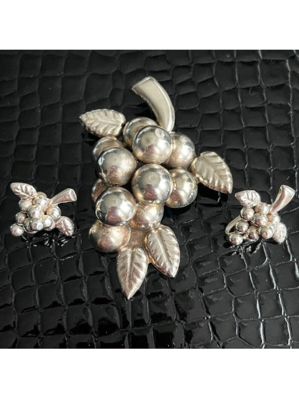 Antique Old Mexico Grape Cluster Puffy Sterling Silver Screw Clip Earrin… - Picture 7 of 9
